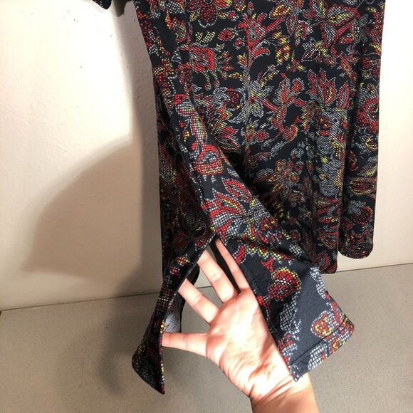 LuLaRoe Blouse Floral Print Size M - Picture 5 of 5